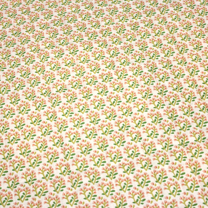 Tissu Matelassé coton au patchwork de motifs fleuris et verso fleuri écru - OEKO - TEX - tissuspipi.com