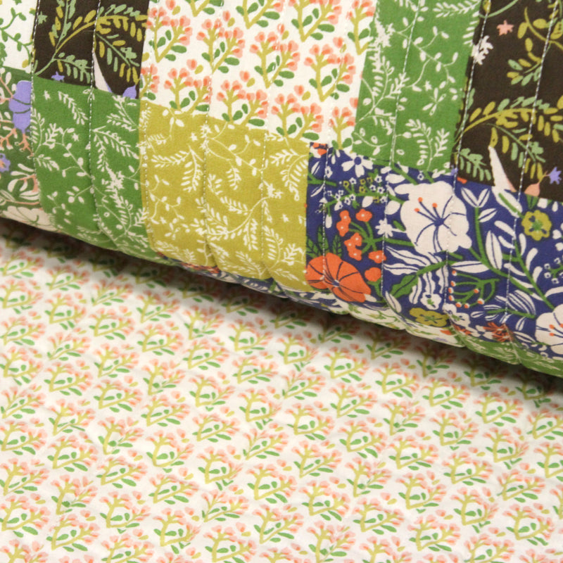 Tissu Matelassé coton au patchwork de motifs fleuris et verso fleuri écru - OEKO - TEX - tissuspipi.com