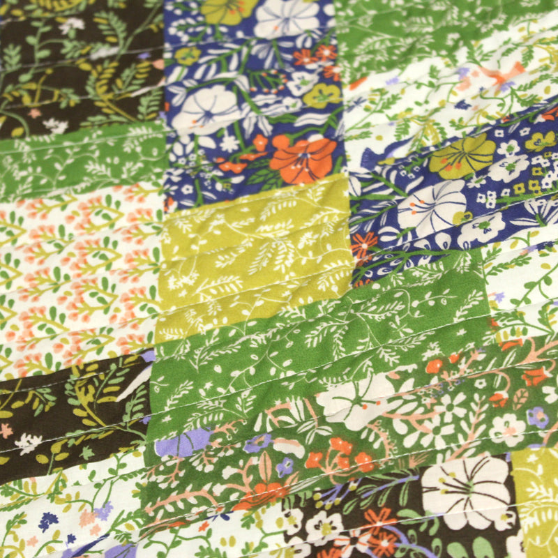 Tissu Matelassé coton au patchwork de motifs fleuris et verso fleuri écru - OEKO - TEX - tissuspipi.com