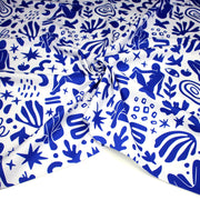 Tissu gabardine imprimée SILHOUETTE : trois motifs bleus et blancs - OEKO - TEX STANDARD 100 - tissuspipi.com
