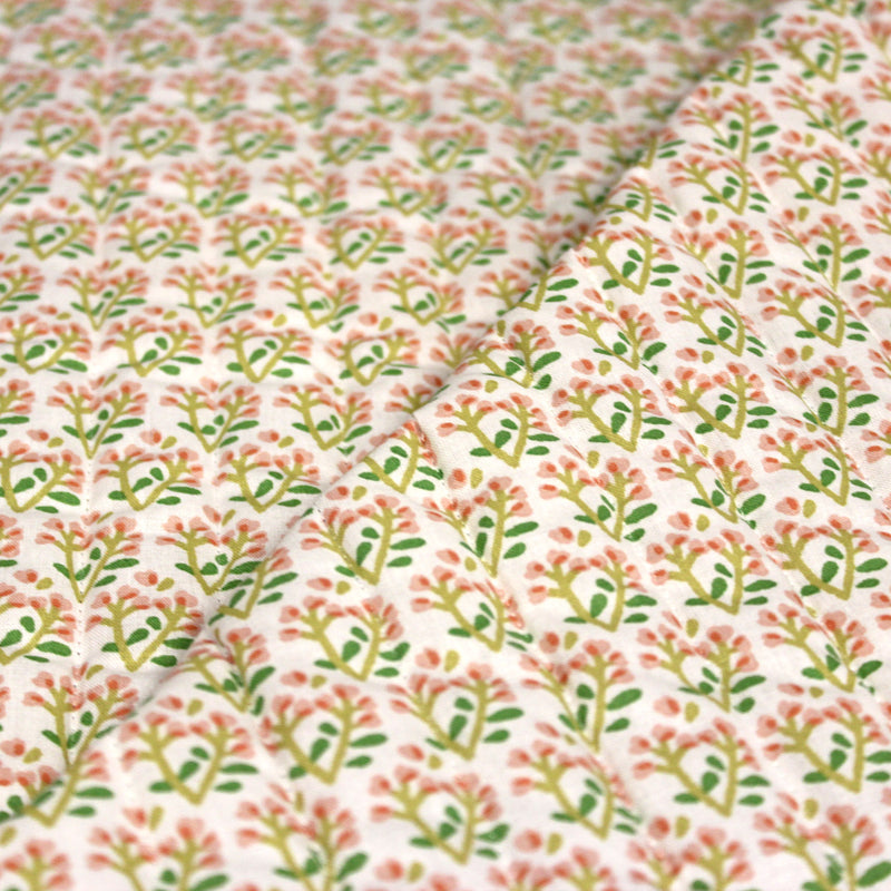 Tissu Matelassé coton au patchwork de motifs fleuris et verso fleuri écru - OEKO - TEX - tissuspipi.com