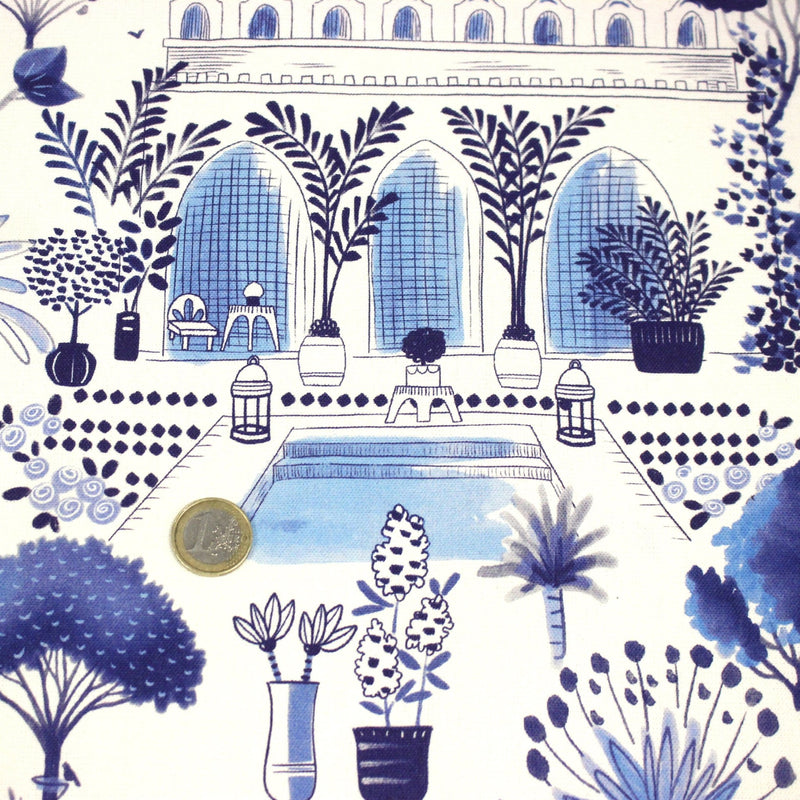 Tissu coton demi - natté TOILE DE JOUY MODERNE JARDIN MAJORELLE, tons blancs et bleus - tissuspipi.com