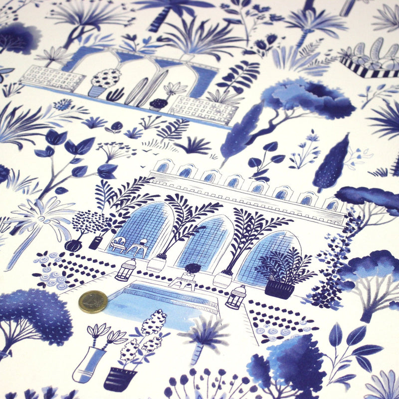 Tissu coton demi - natté TOILE DE JOUY MODERNE JARDIN MAJORELLE, tons blancs et bleus - tissuspipi.com