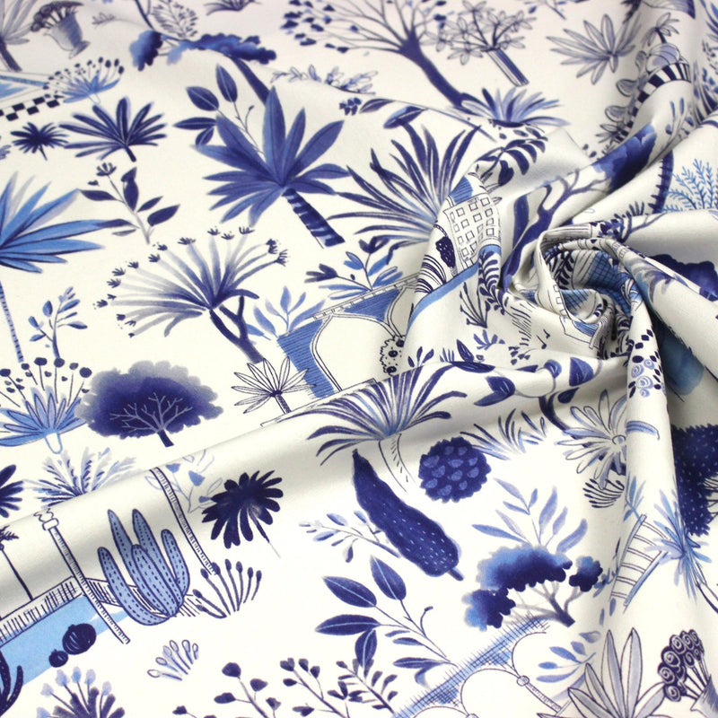 Tissu coton demi - natté TOILE DE JOUY MODERNE JARDIN MAJORELLE, tons blancs et bleus - tissuspipi.com