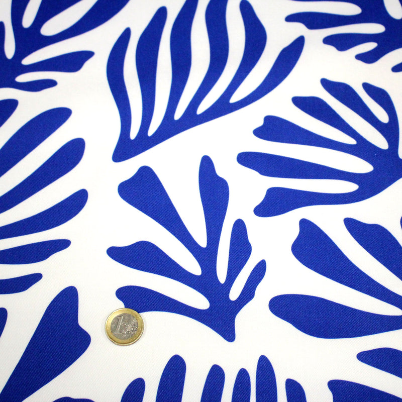 Tissu gabardine imprimée SILHOUETTE : trois motifs bleus et blancs - OEKO - TEX STANDARD 100 - tissuspipi.com