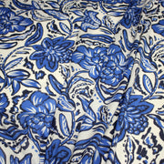 Tissu voile de coton imprimé INDIENNES écru aux fleurs bleues et marine - tissuspipi.com