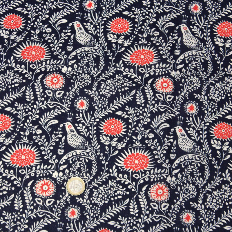Tissu INDIENNES cotonnade fleurie bleu marine aux feuillage et oiseaux écrus et rouges - tissuspipi.com