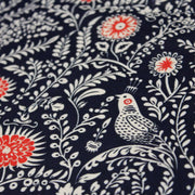 Tissu INDIENNES cotonnade fleurie bleu marine aux feuillage et oiseaux écrus et rouges - tissuspipi.com
