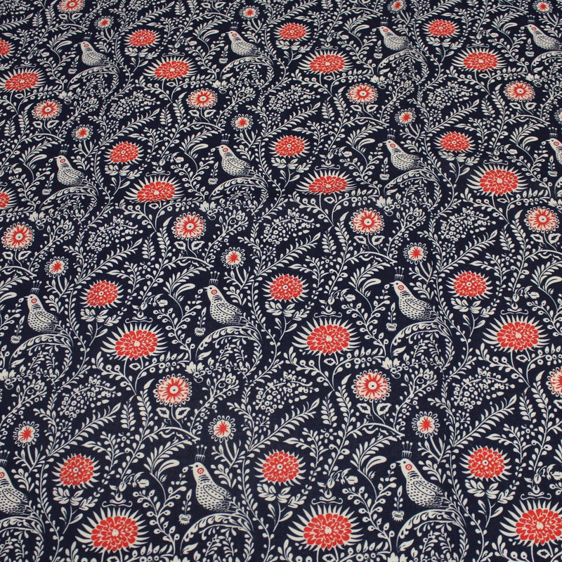 Tissu INDIENNES cotonnade fleurie bleu marine aux feuillage et oiseaux écrus et rouges - tissuspipi.com
