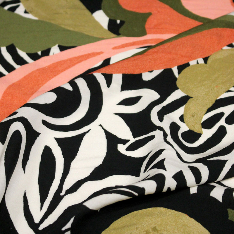 Tissu viscose fluide COMPORTA, motif graphique noir blanc, fleuri vert rose corail - Fabrication française - tissuspipi.com