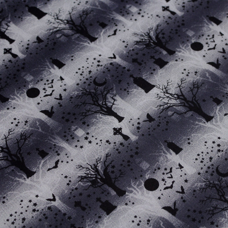 Tissu de coton HALLOWEEN, la nuit, les tombes, les chauve souris et la forêt, fond gris - tissuspipi.com