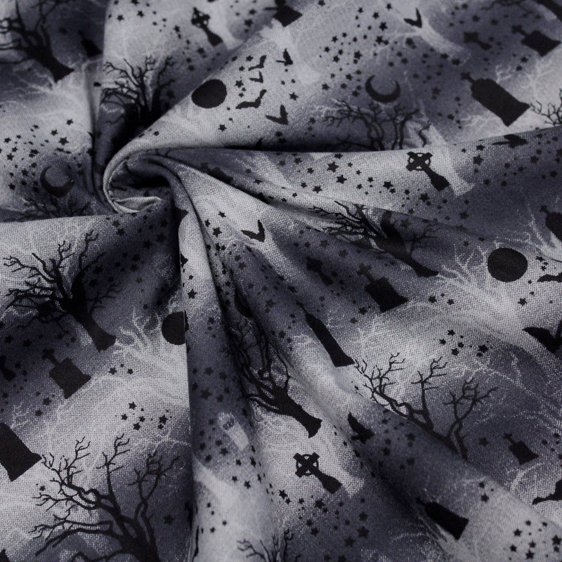 Tissu de coton HALLOWEEN, la nuit, les tombes, les chauve souris et la forêt, fond gris - tissuspipi.com