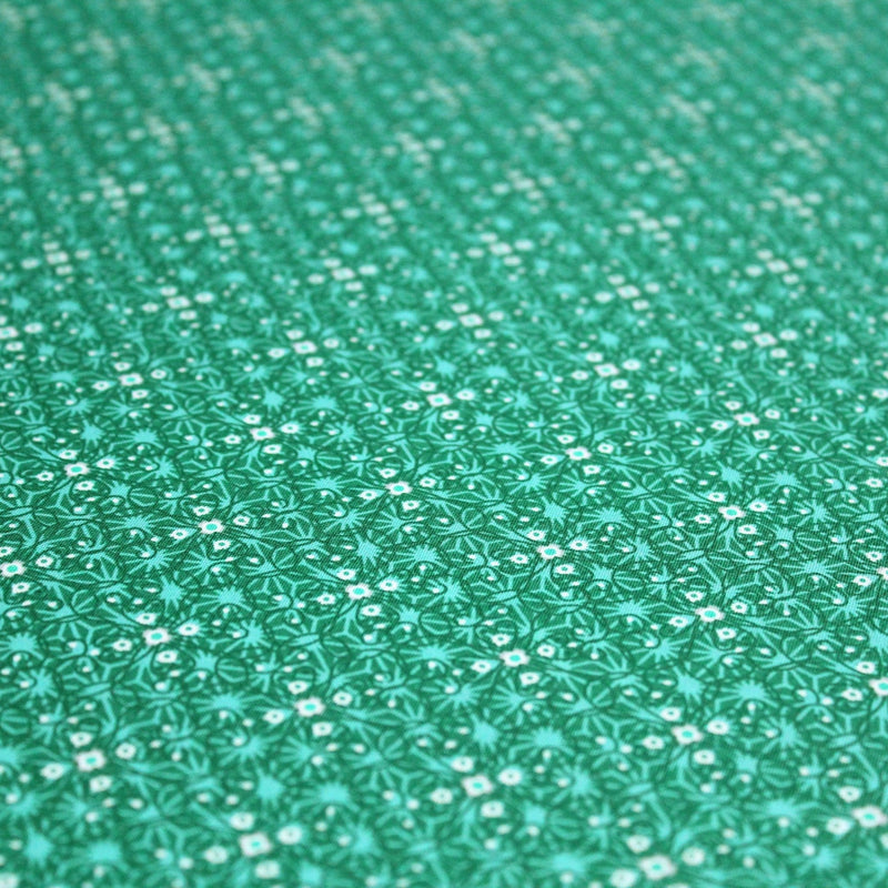 Tissu popeline de coton JADE, faux - uni aux fleurs vertes - tissuspipi.com
