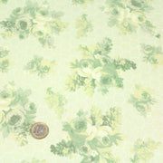 Tissu popeline coton WIMBLEDON, fond nid d'abeille & fleurs vert pistache, motif britannique - tissuspipi.com
