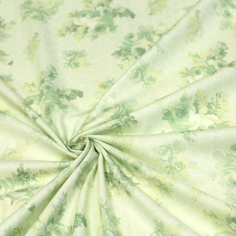 Tissu popeline coton WIMBLEDON, fond nid d'abeille & fleurs vert pistache, motif britannique - tissuspipi.com