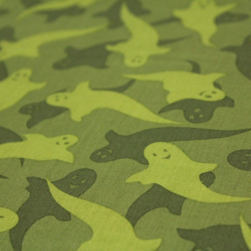 Tissu popeline de coton aux fantômes verts, fond vert - COLLECTION HALLOWEEN - tissuspipi.com