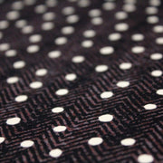 Tissu popeline de coton aux chevrons noirs et petits pois écrus 6mm - tissuspipi.com