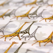 Tissu popeline de coton aux girafes jaunes & baobab, fond blanc - tissuspipi.com