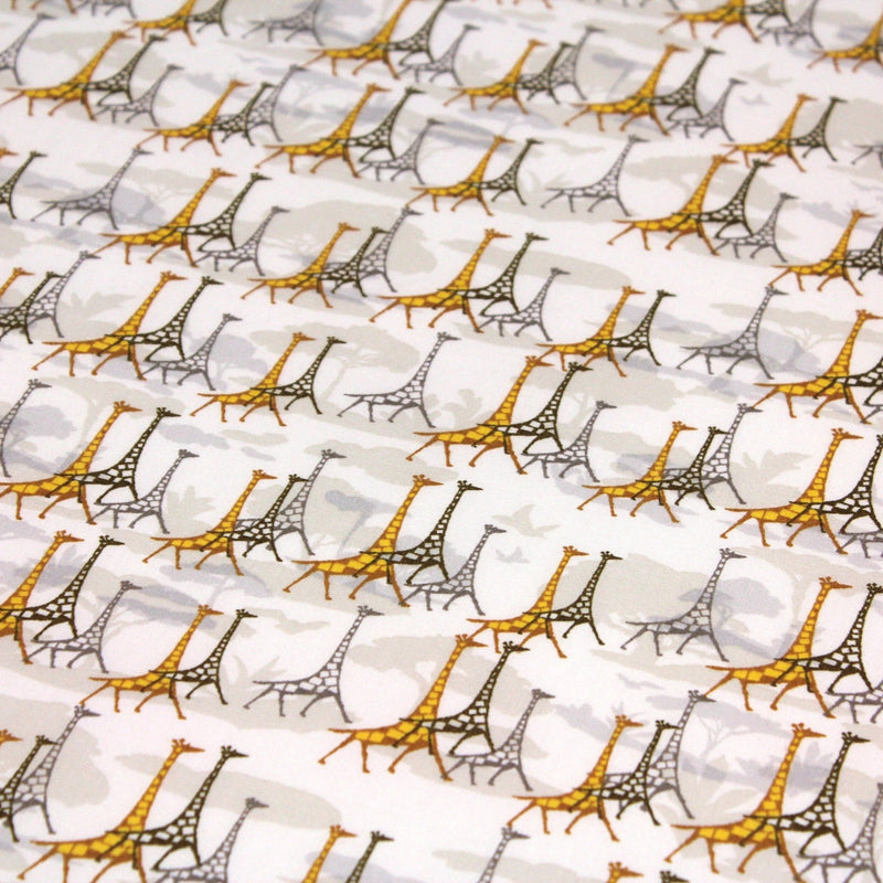 Tissu popeline de coton aux girafes jaunes & baobab, fond blanc - tissuspipi.com