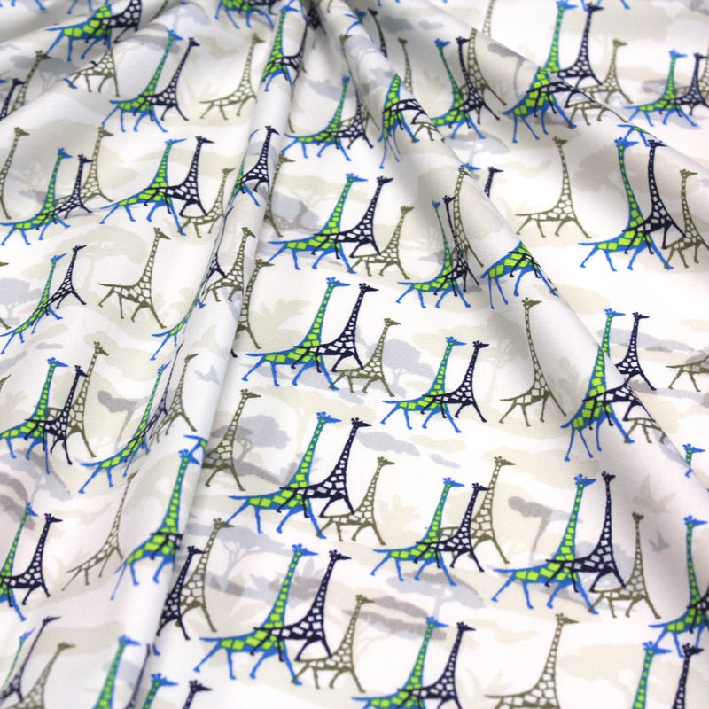 Tissu popeline de coton aux girafes bleues & baobab, fond blanc - tissuspipi.com