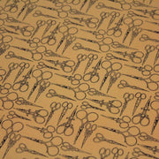 Tissu popeline de coton LA COUTURE, les ciseaux, fond ocre - tissuspipi.com