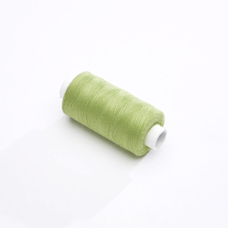 Bobine de fil vert pistache - 500m - Fabrication française - Oeko - Tex - tissuspipi.com