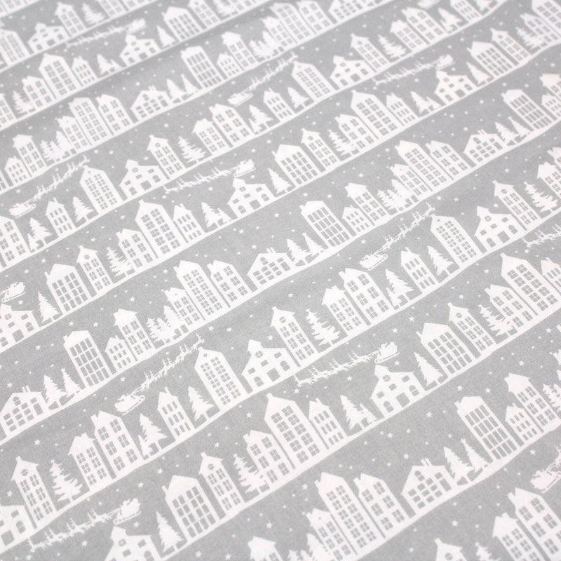 Tissu de coton de Noël scandinave aux maisons scandinaves blanches, fond gris - tissuspipi.com