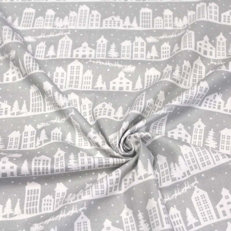 Tissu de coton de Noël scandinave aux maisons scandinaves blanches, fond gris - tissuspipi.com