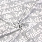 Tissu de coton de Noël scandinave aux maisons scandinaves blanches, fond gris - tissuspipi.com
