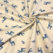 Tissu de coton de Noël scandinave aux rennes bleus, fond écru - tissuspipi.com