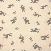 Tissu de coton de Noël scandinave aux rennes taupe, fond écru - tissuspipi.com
