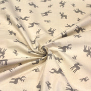 Tissu de coton de Noël scandinave aux rennes taupe, fond écru - tissuspipi.com