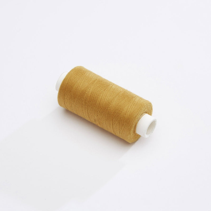 Bobine de fil ocre - 500m - Fabrication française - Oeko - Tex - tissuspipi.com