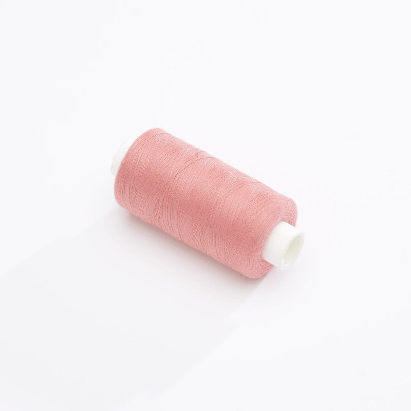 Bobine de fil rose pâle - 500m - Fabrication française - Oeko - Tex - tissuspipi.com