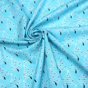 Tissu popeline de coton de Noël aux sapins blancs & rouges, fond bleu - tissuspipi.com