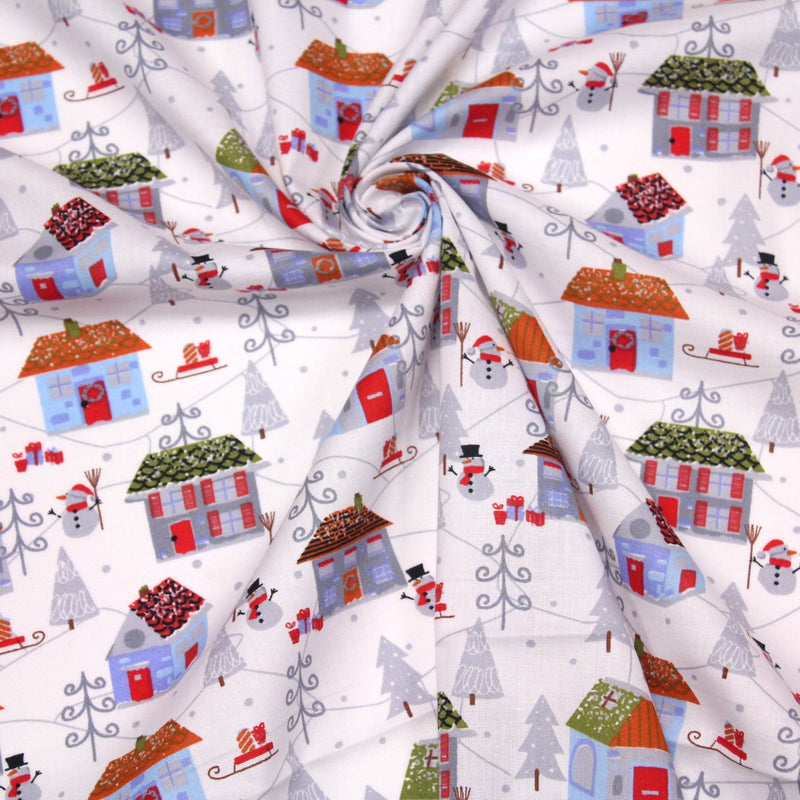 Tissu popeline de coton de Noël aux petites maisons & bonshommes de neige, fond blanc - tissuspipi.com