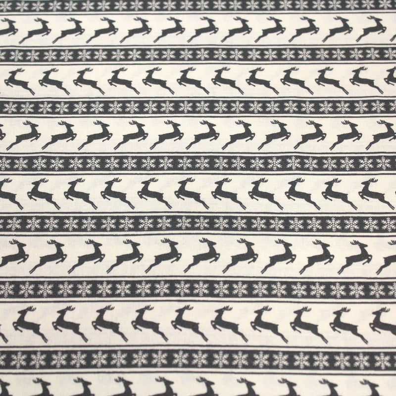 Tissu de coton de Noël scandinave aux rennes & étoiles de neiges gris, fond écru - tissuspipi.com