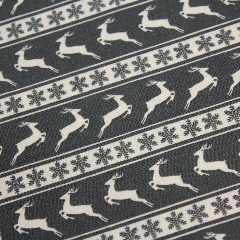 Tissu de coton de Noël scandinave aux rennes & étoiles de neiges écrus, fond gris - tissuspipi.com