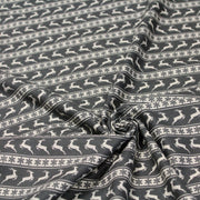 Tissu de coton de Noël scandinave aux rennes & étoiles de neiges écrus, fond gris - tissuspipi.com