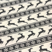 Tissu de coton de Noël scandinave aux rennes & étoiles de neiges gris, fond écru - tissuspipi.com