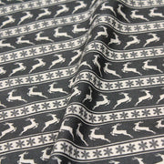 Tissu de coton de Noël scandinave aux rennes & étoiles de neiges écrus, fond gris - tissuspipi.com