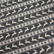 Tissu de coton de Noël scandinave aux rennes & étoiles de neiges écrus, fond gris - tissuspipi.com