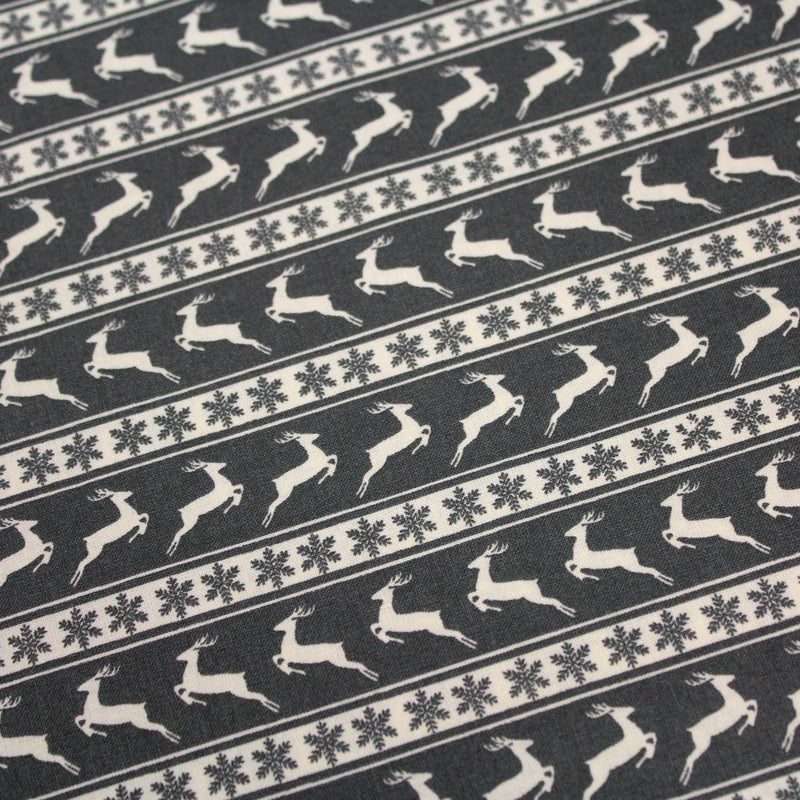 Tissu de coton de Noël scandinave aux rennes & étoiles de neiges écrus, fond gris - tissuspipi.com