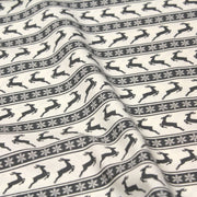 Tissu de coton de Noël scandinave aux rennes & étoiles de neiges gris, fond écru - tissuspipi.com