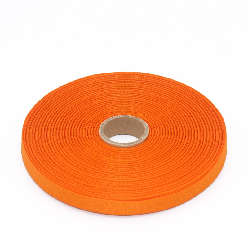 Ruban de sergé orange vif 10mm - Galette de 50 mètres - Fabrication française - tissuspipi.com