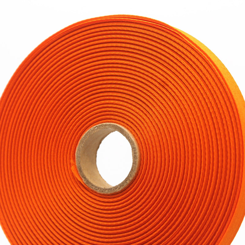 Ruban de sergé orange vif 10mm - Galette de 50 mètres - Fabrication française - tissuspipi.com