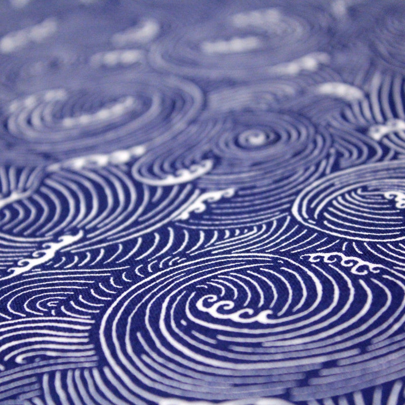Tissu cotonnade vagues japonaises NAMI bleu roi et blanches, façon Kanagawa par Hokusai - OEKO - TEX STANDARD 100 - tissuspipi.com