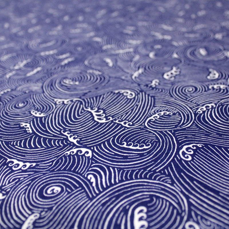 Tissu cotonnade vagues japonaises NAMI bleu roi et blanches, façon Kanagawa par Hokusai - OEKO - TEX STANDARD 100 - tissuspipi.com