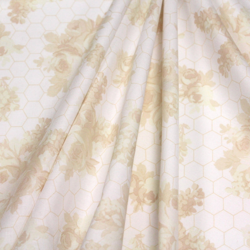 Tissu popeline coton WIMBLEDON, fond nid d'abeille & fleurs jaune pâle, motif britannique - tissuspipi.com