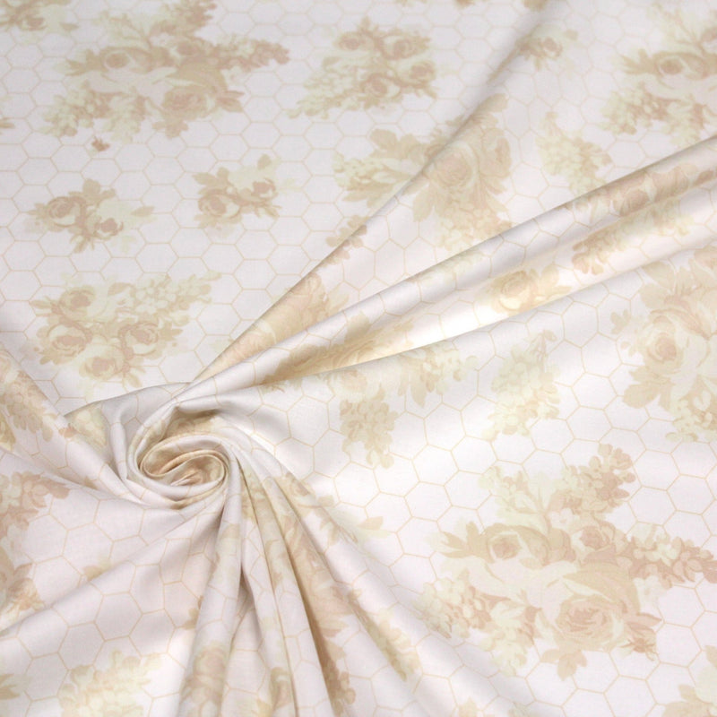 Tissu popeline coton WIMBLEDON, fond nid d'abeille & fleurs jaune pâle, motif britannique - tissuspipi.com
